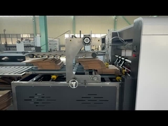 De golfmachine van de Kartondoos