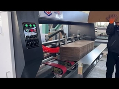 De golfmachine van de Kartondoos