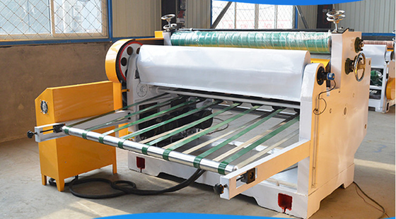 PLC-machine voor het maken van fluitengolfkartonnen dozen