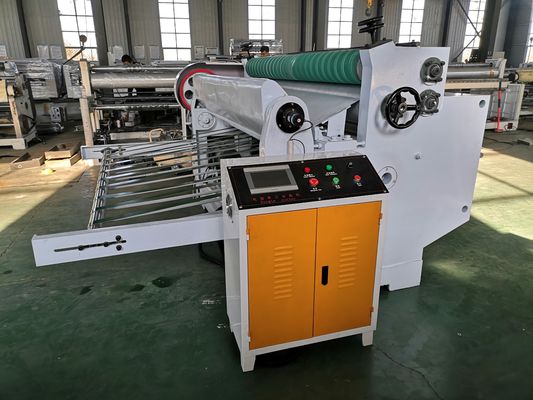 Golfkartonnen Doos Machine Eenvoudige Bediening en Verpakkingsdoos Productie